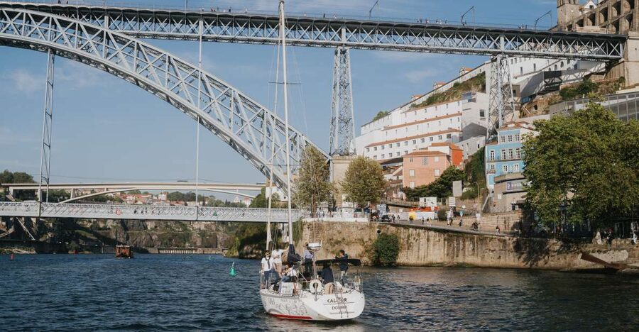 Porto: Romantic Sailboat Cruise - Key points to know before you book