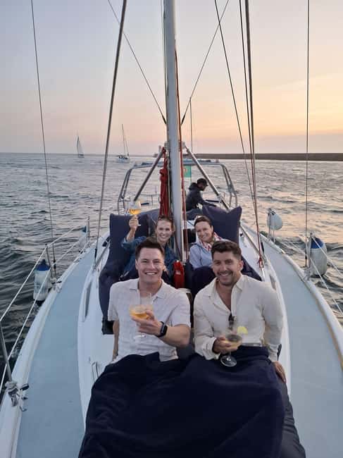 Porto shared Thullium Sailboat, enjoy magic sunset&open sail - Should you book this Porto sunset cruise?