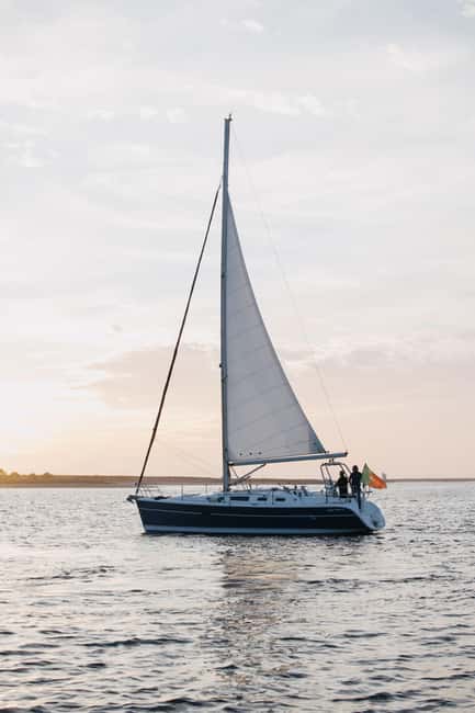 Porto: Sunset Cruise with Welcome Drink in a Sailboat - Key things to know before you sail