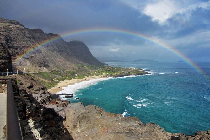 Private 5Hrs Island Tour with 2Hrs Sail and Snorkel with Turtles - Sailing toward Diamond Head