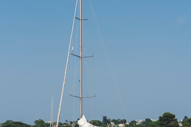 Private cruise to Cap d'Antibes and the Lérins Islands by sailboat - Leaving Port Vauban at 9:30 a.m. or 2 p.m.