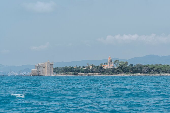 Private cruise to Cap d'Antibes and the Lérins Islands by sailboat - Who will enjoy this Antibes boat day most
