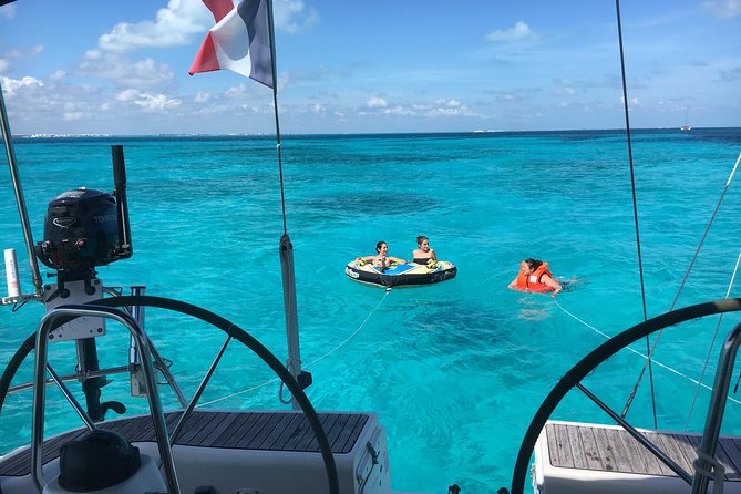 Private Customizable Sailing Tour in Cancun - Boat size, comfort, and the importance of the exact vessel