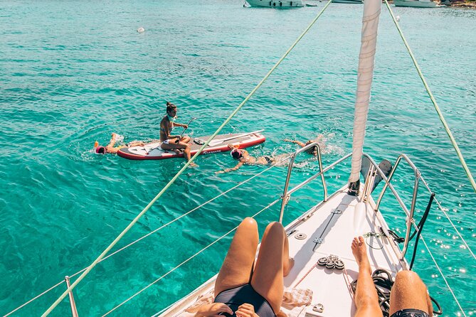 Private - Half Day Sailing from Hvar on a modern sail yacht (up to 8 travellers) - Key points at a glance