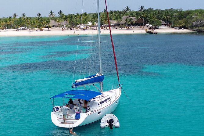 Private Luxury Sailing from Casa de Campo to Catalina Island - Cruising toward Catalina Island