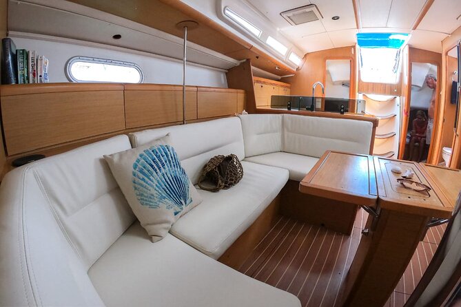 Private Luxury Sailing from Casa de Campo to Catalina Island - Four hours around Catalina Island