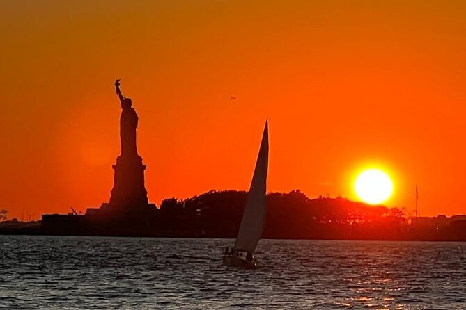 Private Sail Around New York City and The Statue of Liberty - One World Trade Center and lower Manhattan