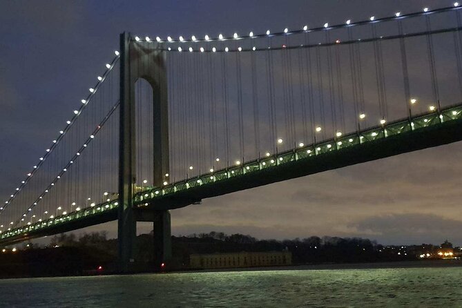 Private Sail Around New York City and The Statue of Liberty - Manhattan skyline from the Hudson River