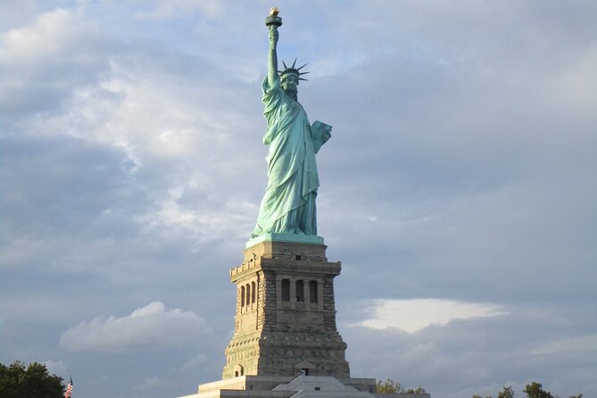 Private Sail New York with Brooklyn Sail (Reserve the entire boat) - Sunset, proposals, birthdays, and family time