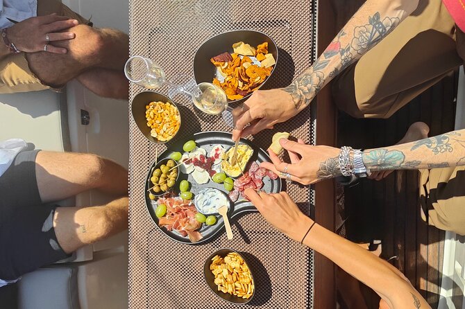 Private Sailboat Barcelona up to 11pax w/Premium Boat & Aperitifs - Aperitifs with a Barcelona view