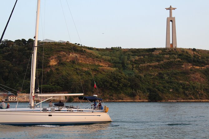 Private Sailboat Cruise with Barbecue and Drinks - Why a private cruise changes the Lisbon experience