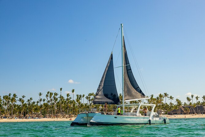 Private Sailing Catamaran - Why this private cruise works so well for groups