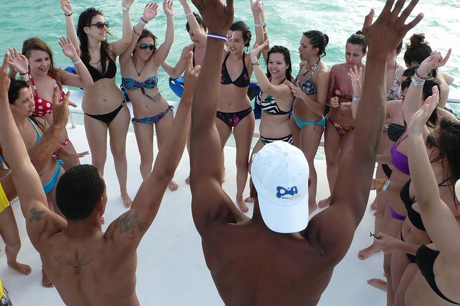 Private Sailing Catamaran - Drinks, music, and the onboard mood