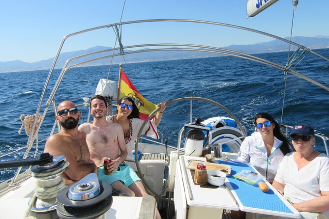 Private Sailing - dolphin Experience Estepona - drink & food - 4h - How the captain affects the experience