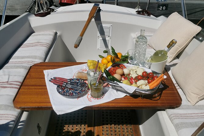 Private sailing excursion & Provencal picnic - Reaching Sainte-Marguerite and the Lerins Islands