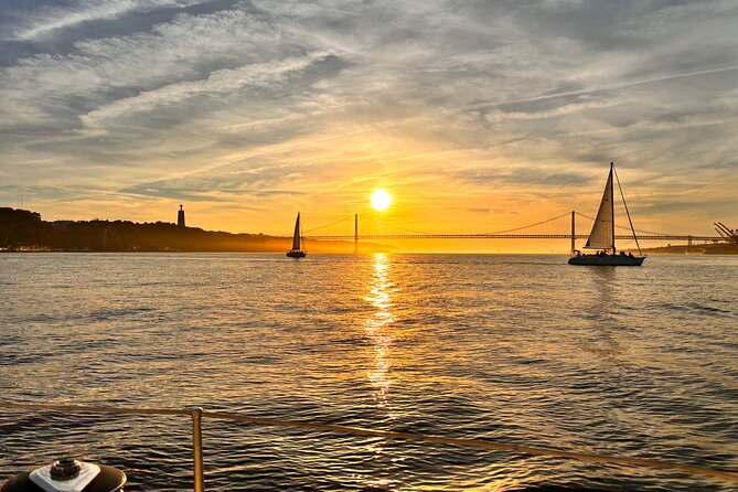 Private Sailing tour in Lisbon - Day Time, Sunset and Night - Why Lisbon is best understood from the Tagus