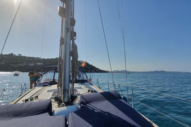 Private sailing trip from Barcelona with open bar - The coastal route and its named sights