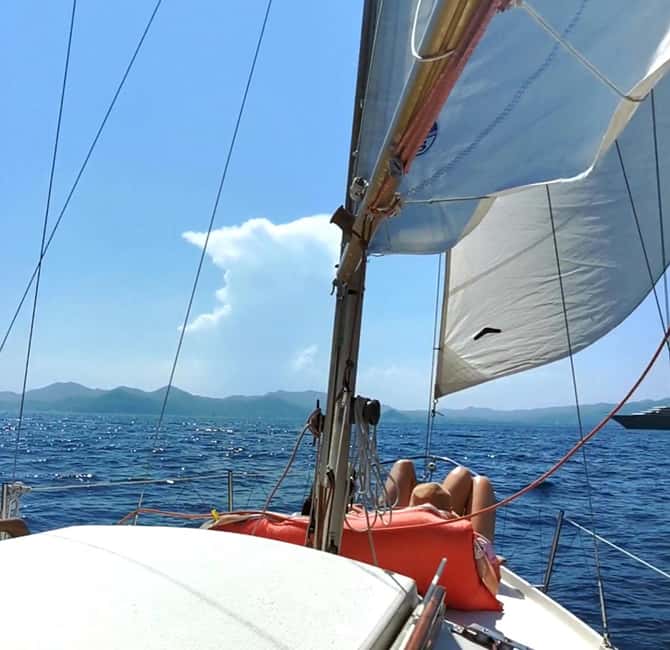 Private sailing trip & Provençal picnic - Setting Sail from Cannes’ Old Port