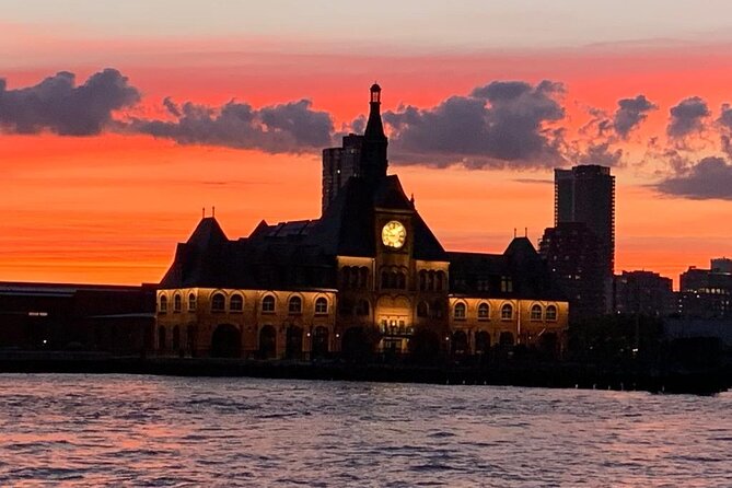Private Sunset Sail of NYC Skyline and Statue of Liberty - Governors Island and its two former forts