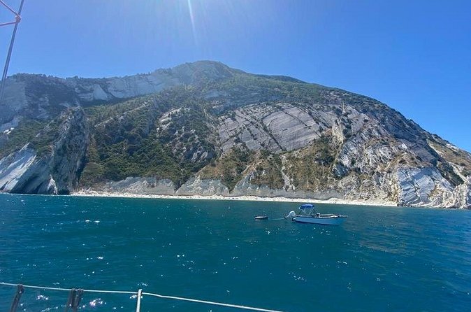 Private tour of the Conero Riviera on a sailing boat - What the Sailing Is Like for Beginners