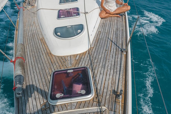 Private tour on a sailboat Swim and stand up paddle Antibes cape - Nicolas and the tone of the trip