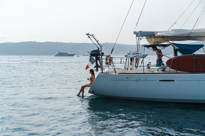 Private tour on a sailboat with apéritif at sunset on Antibes - How the hosting affects the experience