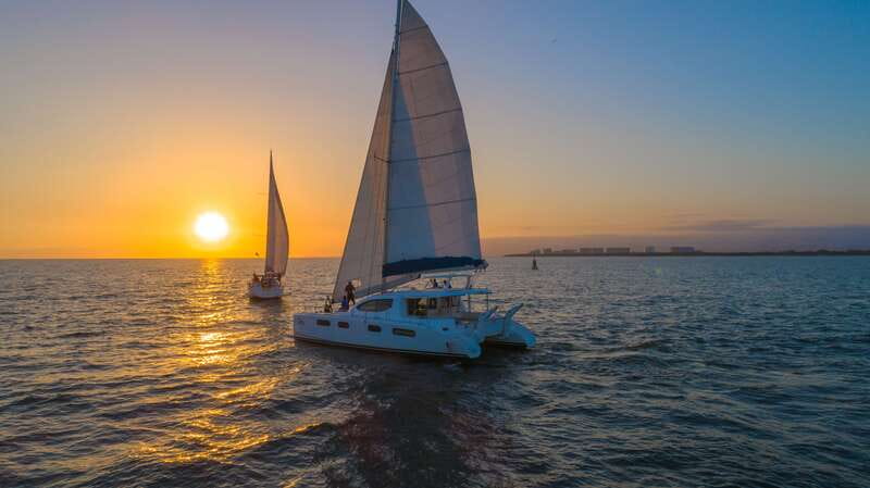 Puerto Vallarta: Bay of Banderas Luxury Sunset Sailing Tour - Drinks, hors d’oeuvres, and the open-bar value