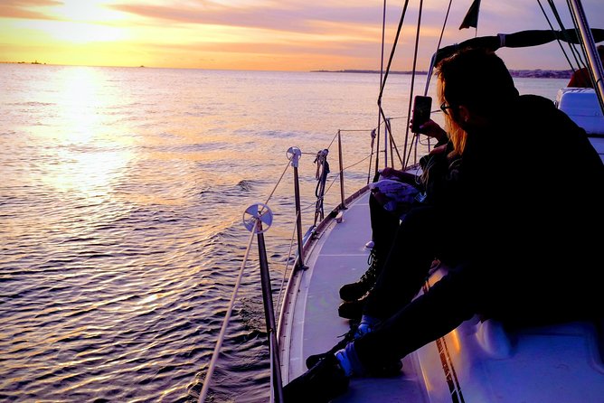 Relaxing Sailboat Cruise along the Tagus - Why Lisbon looks better from the Tagus