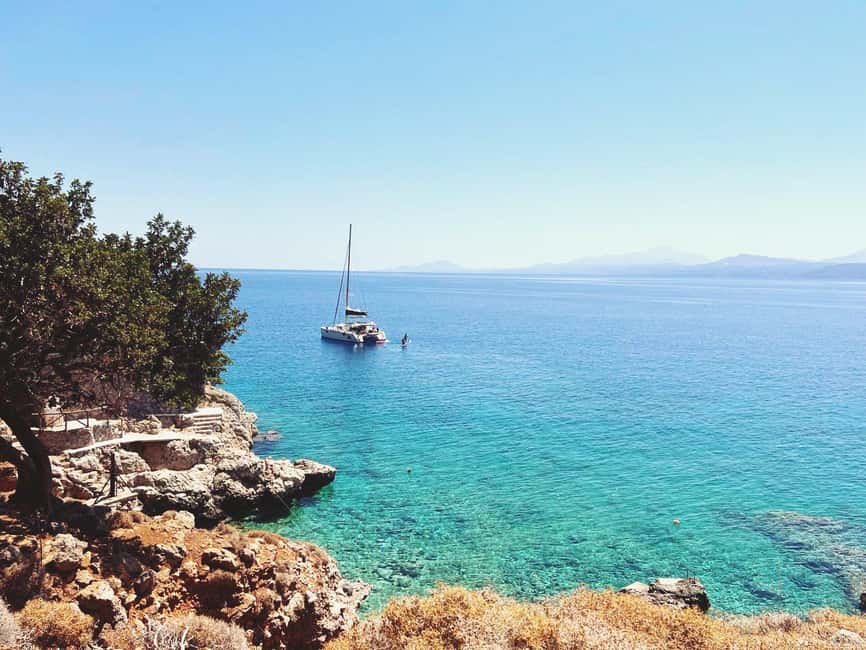 Rethymno: Sailing Catamaran Cruise with Meal & Drinks - Crew service and the mood onboard
