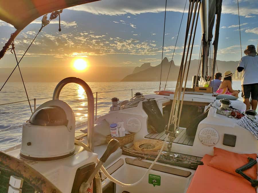 Rio de Janeiro: Guanabara Bay Sunset Sailing Tour & Drinks - Why Guanabara Bay is such a good setting