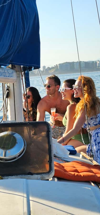 Rio de Janeiro: Sailing Sunset Tour with Snacks and Drinks - Starting at Urca beside Guanabara Bay