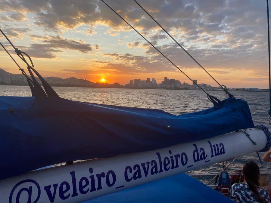 Rio de Janeiro: Sunset Sailboat Tour with Open Bar - Caipirinhas, beer, fruit, and small bites