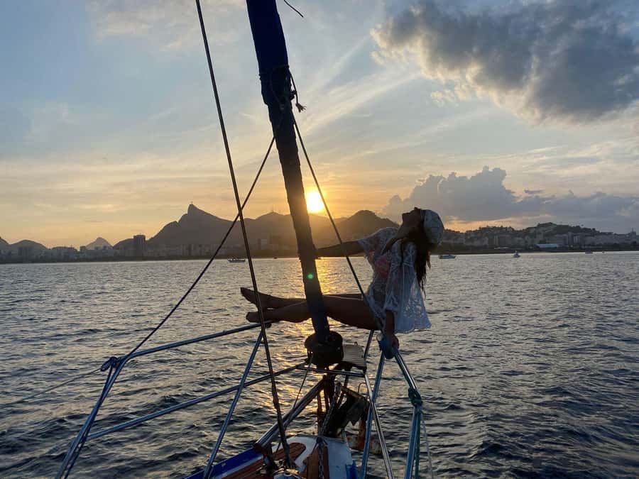 Rio de Janeiro: Sunset Sailboat Tour with Open Bar - The afternoon sail and Rio’s changing views