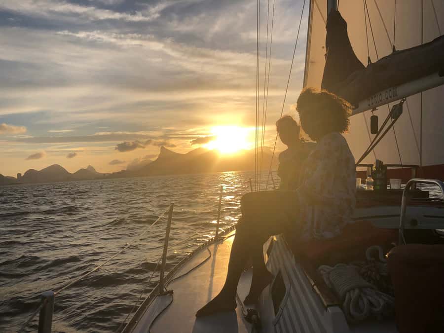 Rio de Janeiro: Sunset Sailing Tour - Niterói, Boa Viagem Island, and the Niemeyer museum