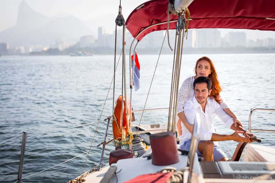 Rio de Janeiro: Sunset Sailing Tour - Swimming, music, and the pace of the afternoon