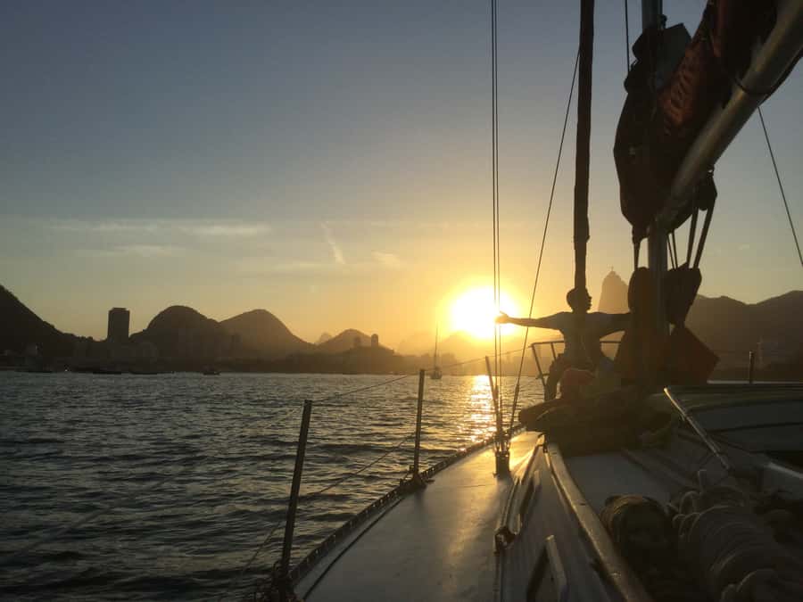 Rio de Janeiro: Sunset Sailing Tour - Leaving Marina da Glória on the boat Chama