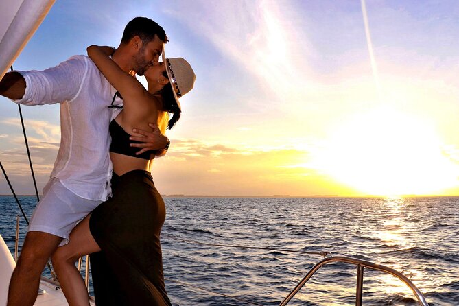 Riviera Maya Luxury Sunset Sailing plus Light Dinner and Open Bar - What this sunset cruise actually feels like