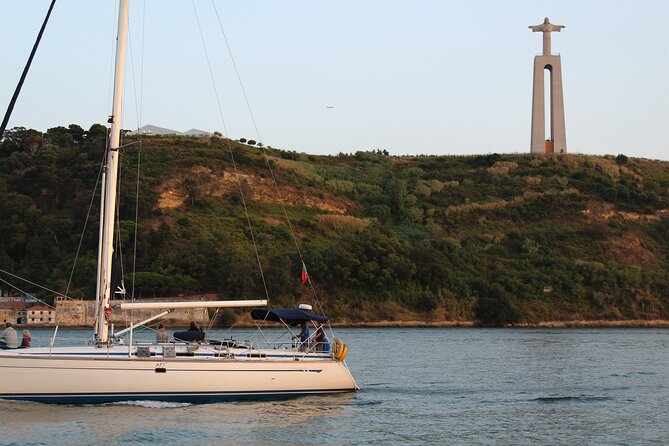 Romantic Private Sailboat in Lisbon for couples - Key points to know before booking