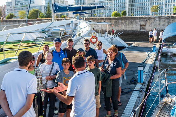 Romantic Private Sailboat in Lisbon for couples - Passing beneath the 25th of April Bridge