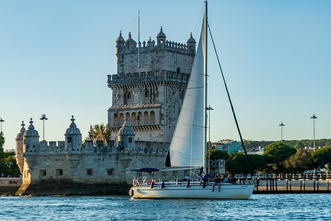Romantic Private Sailboat in Lisbon for couples - Wine, romance, and what is not included