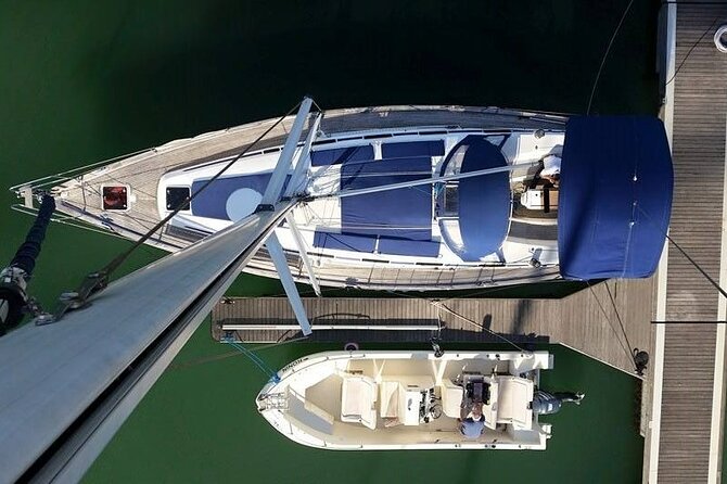 Romantic Private Sailboat in Lisbon for couples - Two hours on the Tagus River