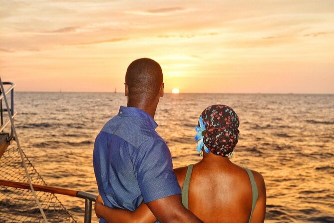 Romantic Sailboat Sunset: Live Music, Premium Bar & Dinner -Cabos - How the price makes sense