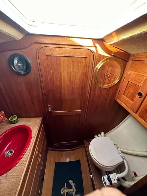 Sail & See -Private sailing Tour with Swimming & Sightseeing - Riddarholmen and Kungsholmen at a slower pace