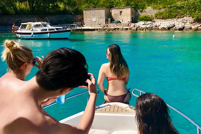 Sail, see, stop, photograph (4 hours) - Is $378.46 a Fair Price?
