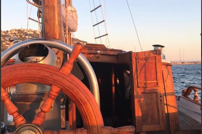 Sail tour tapas day charter boat trip private sailing pirate - Palma Bay views and secret corners