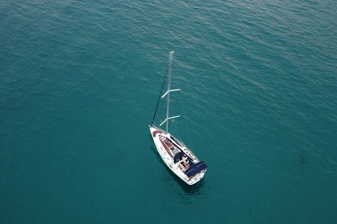 Sailboat ride for private groups in Barcelona - Port Olímpic and the Mapfre Towers
