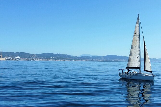 Sailboat ride for private groups in Barcelona - Returning to Puerto de Badalona
