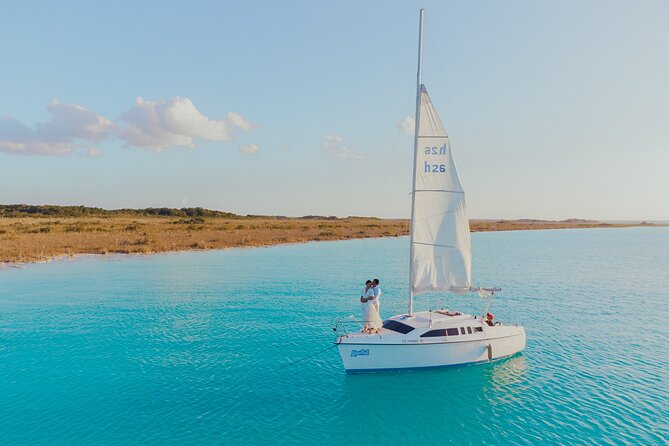 Sailboat tour across the seven colors lagoon in Bacalar - Bird sanctuary and time on the water