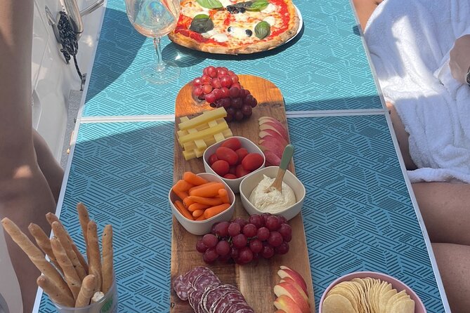 Sailboat tour to the island of Cannes - Communication, practical details, and small cautions