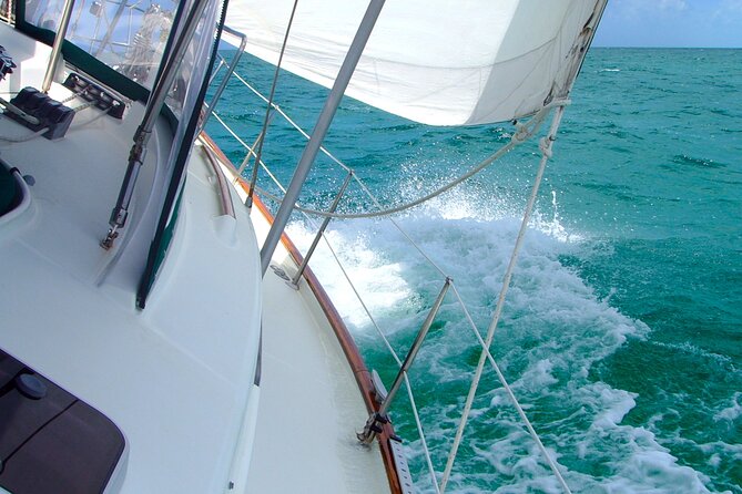 Sailboat tour to the islands - Price, extras, and real value